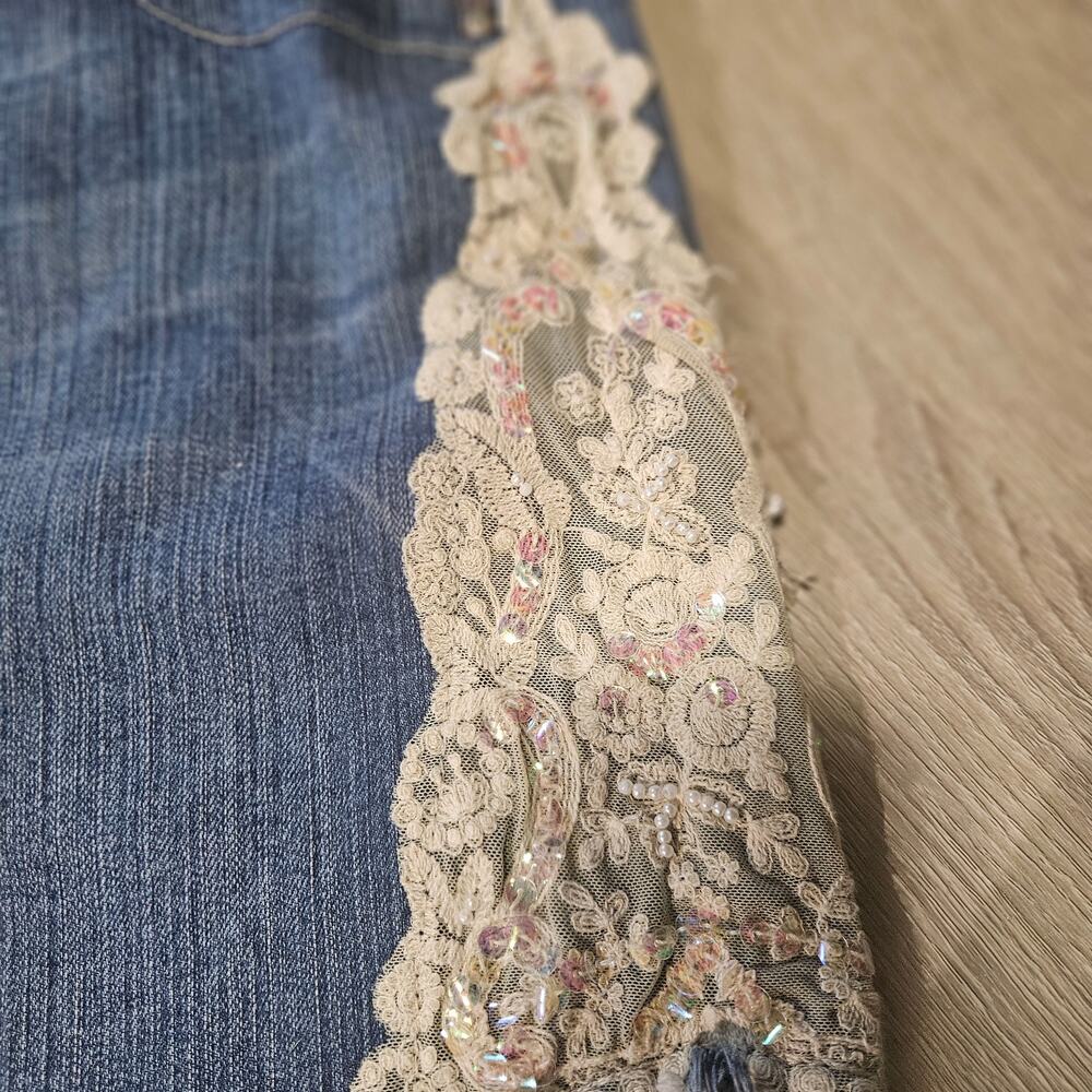 VTG Candie's Y2K Denim Mini Skirt 🍭 Lace Patchwork & Distressed Hem - Sz 5 - Picture 2 of 7